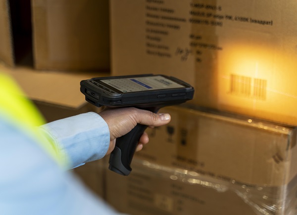 Como a tecnologia RFID se aplica na logística?